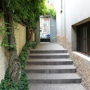κάντε κράτηση εδώ